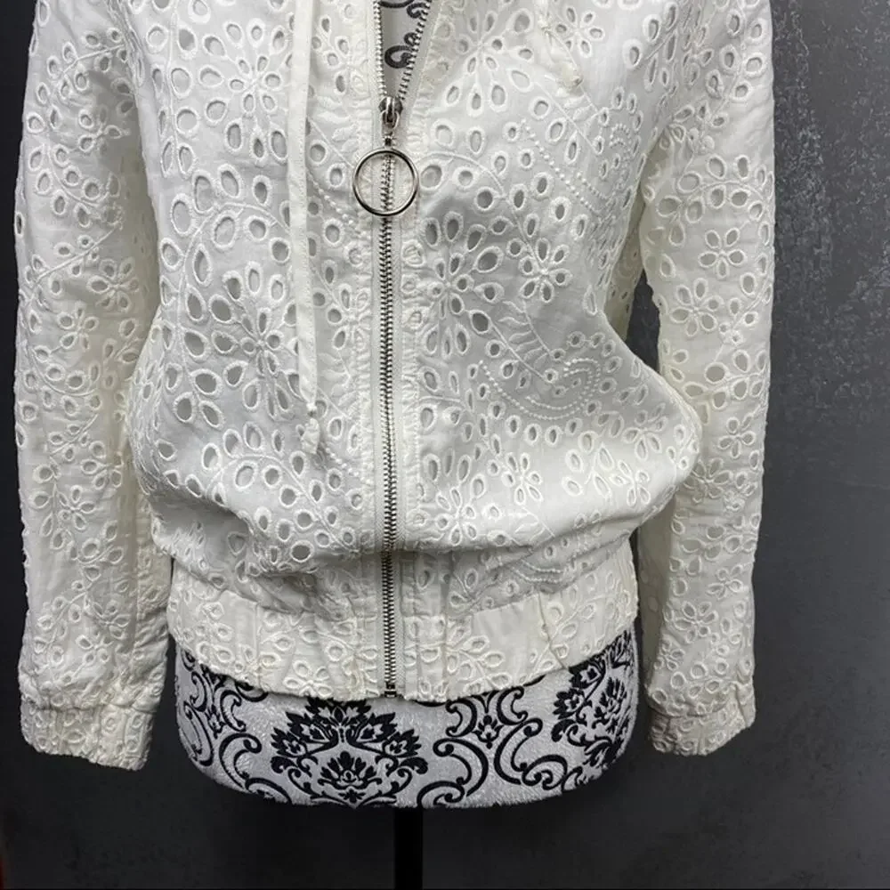 KENDALL + KYLIE White Broderie Anglaise Eyelet Bomber Jacket Size XS NWT